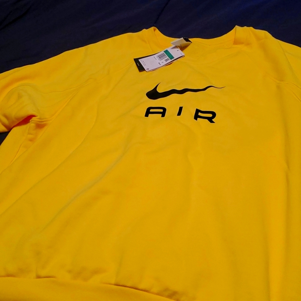 NWT Yellow sweatshirt